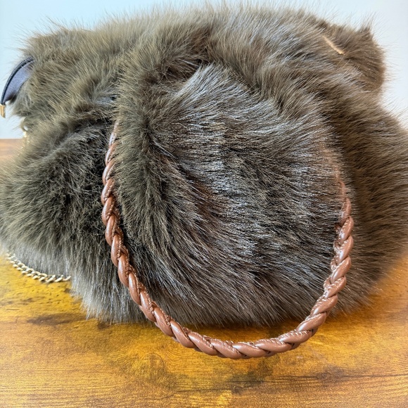 Handbags - Purse that is brand new never used